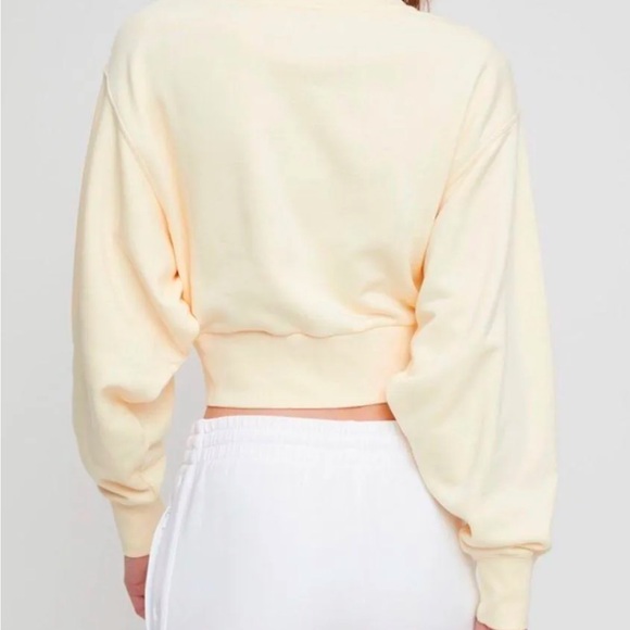 Aritzia color white TNA Perfect Shrunken Sweatshirt - Picture 4 of 5